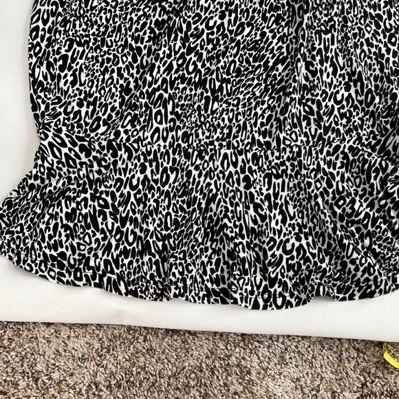 Liz Claiborne Animal Print Pleated Scoop Neck Blouse Size M - Picture 6 of 7